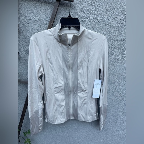 Varley Maywood Jacket in Sili New with Tags! - Picture 4 of 8